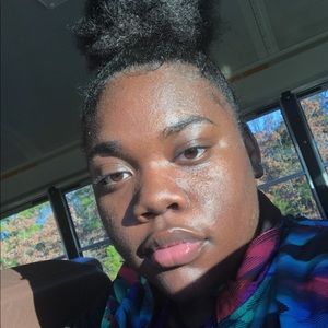 Meet your Posher, Samara